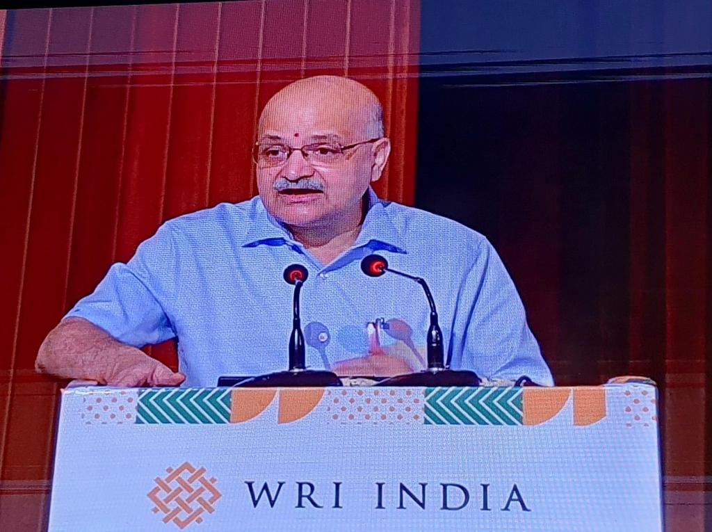 <a href="/NITIAayog/">NITI Aayog</a> CEO BVR Subrahmanyam outlines low carbon priorities of the government. Highlights need for strong collaboration on low carbon solutions - not just more pilots,but solutions that work at scale. 

#ConnectKaro2024 #ConnectKaro