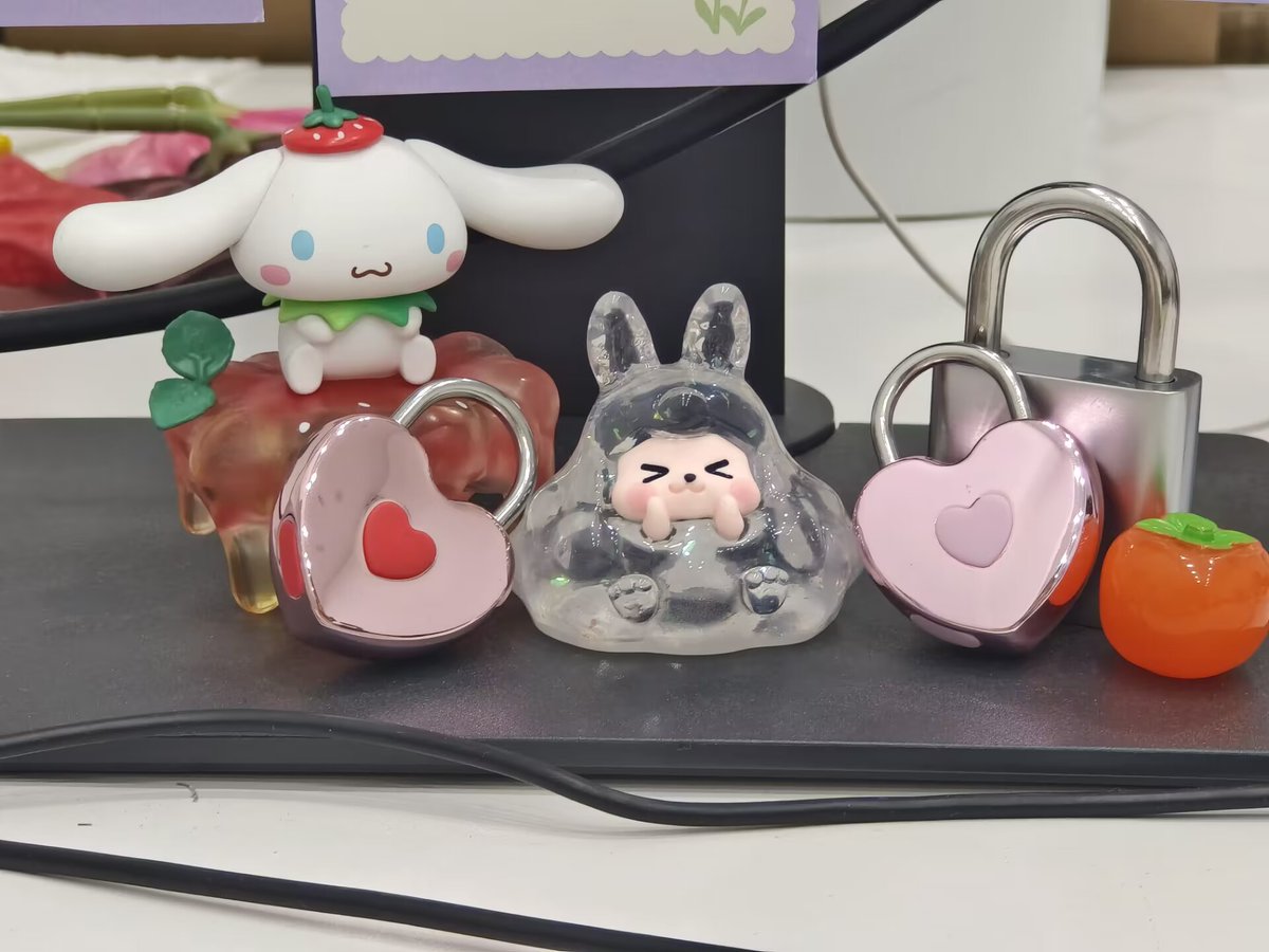 YCYYICIYUAN's tweet photo. 想开锁？没问题，猜对时间就可以
给你的钥匙把个时间枷锁
自动隐藏上锁时间与历史记录
开锁按钮就在那，但要是没到时间就去点
非但不能释放，反而要锁更久
别说耍赖皮，机会就在这，全靠你自己争取

转发加关注，9.14 抽取两名用户赠送爱心蓝牙小挂锁各一套~
#cb锁 #贞操控制 #役次元 #蓝牙锁 https://t.co/9Ybo9s6g5h