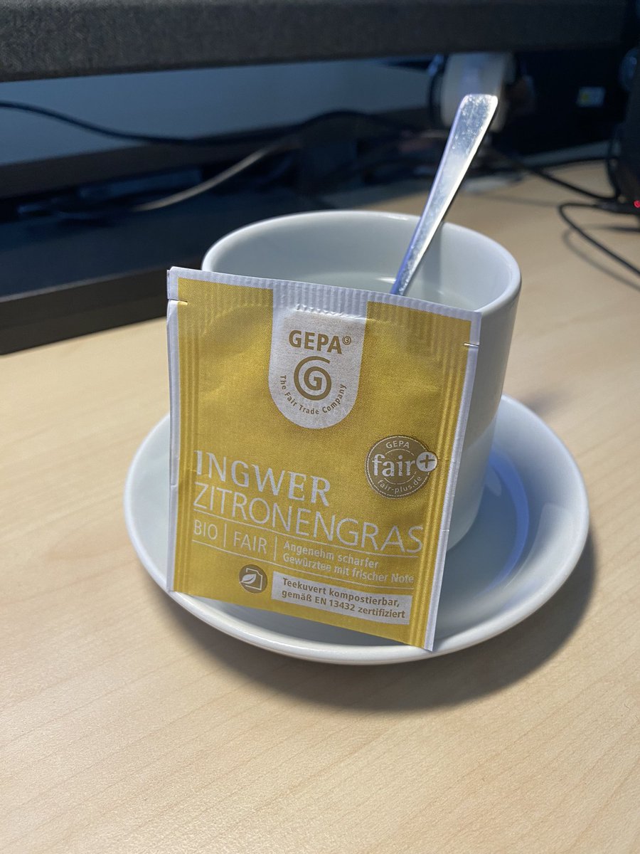 furchtbarKalt's tweet photo. #TeaDate anybody?

(im Hintergrund läuft übrigens die Spotify Weihnachsliste 🎄🎅) https://t.co/PMAgQkd2Ii