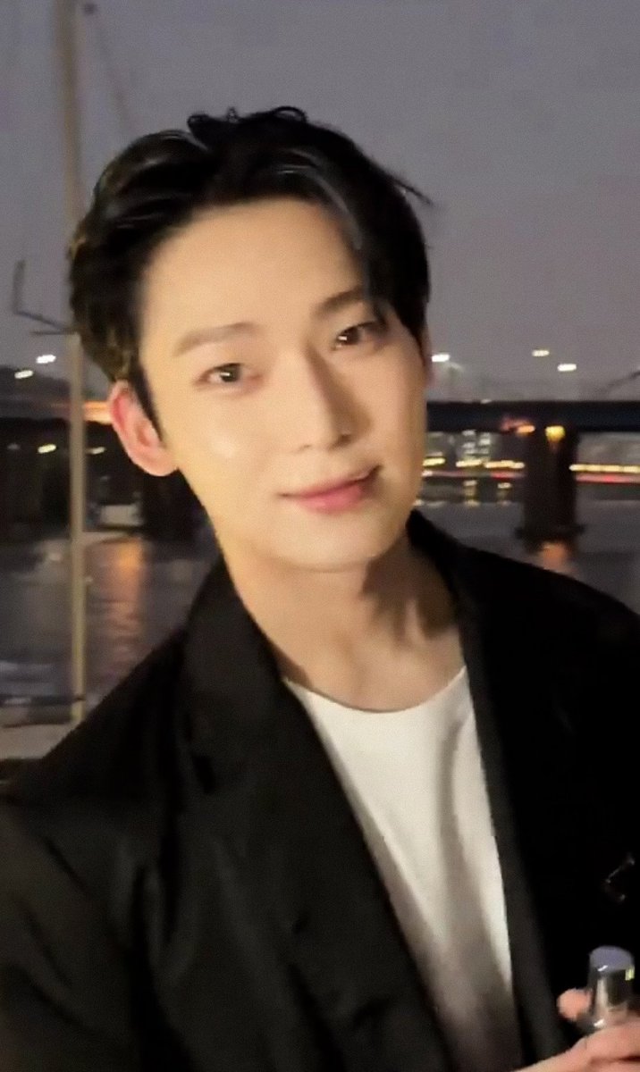5heeyunki's tweet photo. มึง ซอนอูร่างทอง หล่อมากกุจะเปนบ้า😭 https://t.co/aZXMXhZvxd
