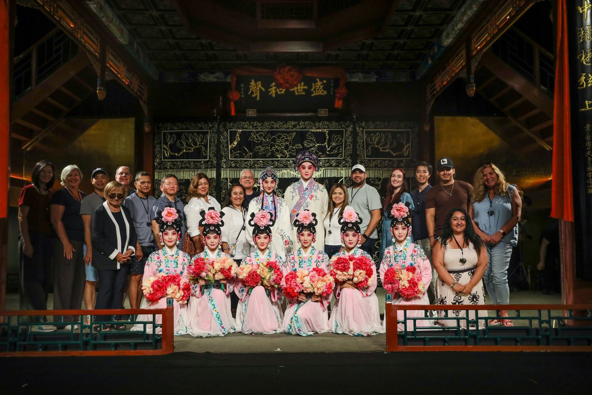 VisitBeijingcn's tweet photo. From iconic attractions to delicious cuisine, Los Angeles-based travel agents are discovering Beijing on a familiarization tour, experiencing our vibrant culture and rich history. Follow their journey to see why #Beijing is a rising global travel hotspot! #VisitBeijing https://t.co/ks18e5Ejdd
