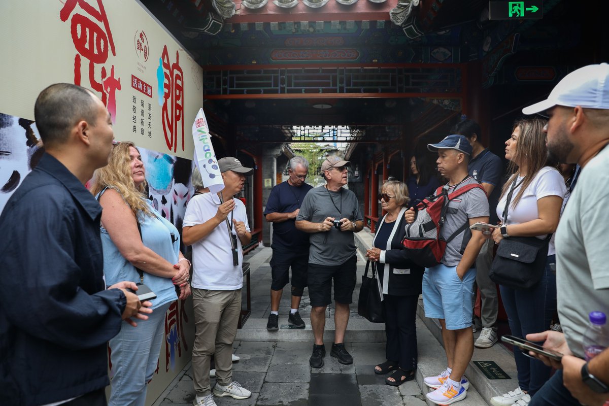 VisitBeijingcn's tweet photo. From iconic attractions to delicious cuisine, Los Angeles-based travel agents are discovering Beijing on a familiarization tour, experiencing our vibrant culture and rich history. Follow their journey to see why #Beijing is a rising global travel hotspot! #VisitBeijing https://t.co/ks18e5Ejdd