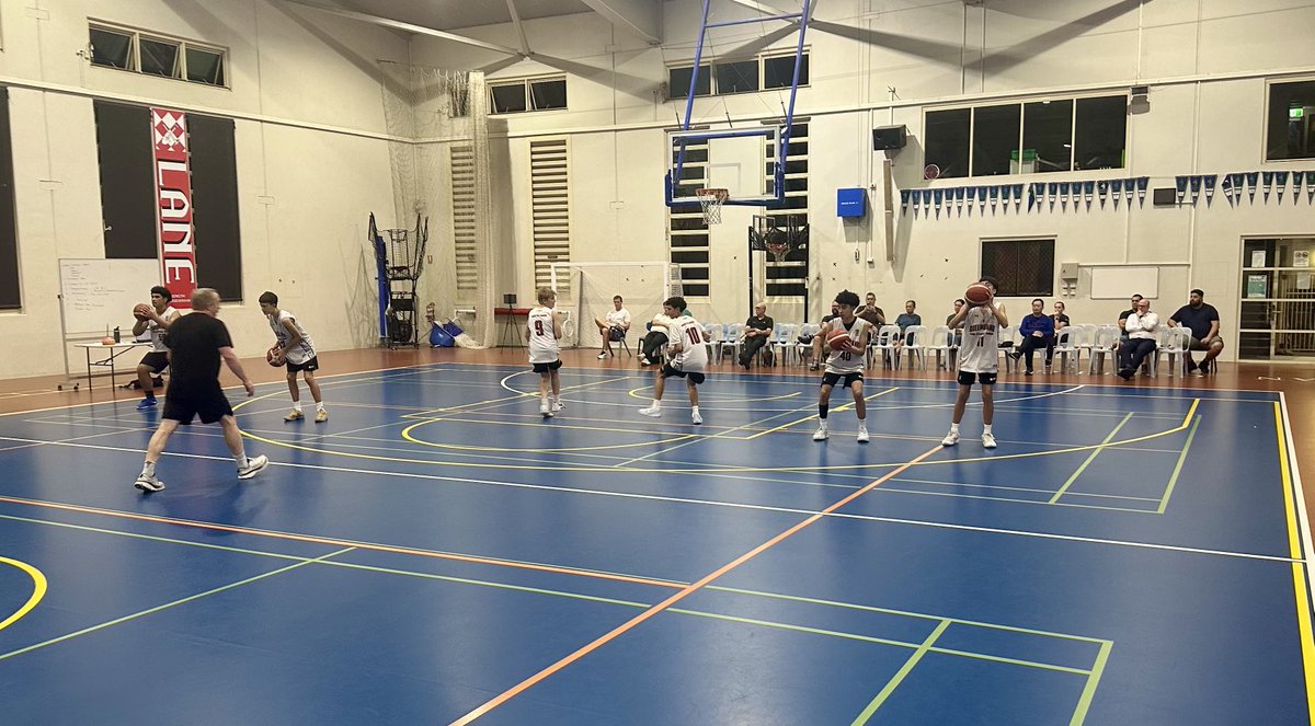 Our Women’s program head coach ⁦<a href="/Herbiehoops/">David Herbert</a>⁩ conducted a clinic on developing shooters at ⁦<a href="/CACaburra/">CoomeraAnglicanColle</a>⁩ this evening thanks to ⁦<a href="/basketballqld/">Basketball Queensland</a>⁩