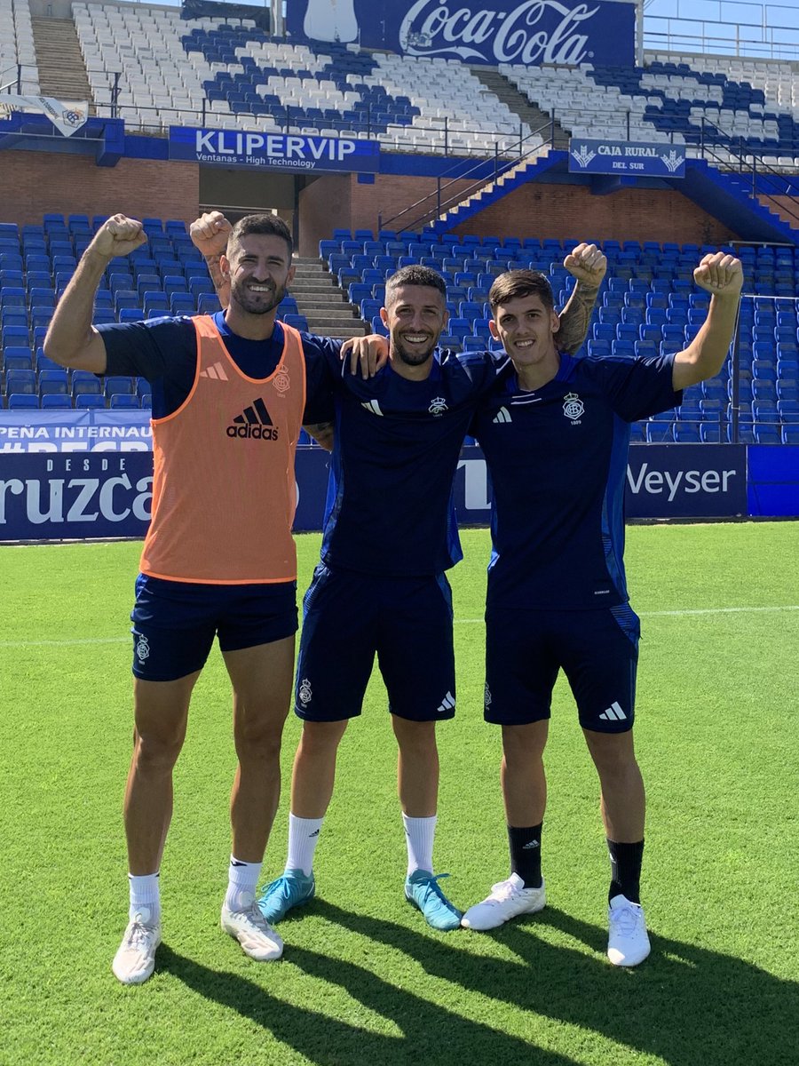 Los ganadores en el entrenamiento de hoy 🏆💪🏻

<a href="/RaulNavas22/">Raúl Navas</a> @10Dominguez <a href="/ivanromerov6/">ivan</a>
