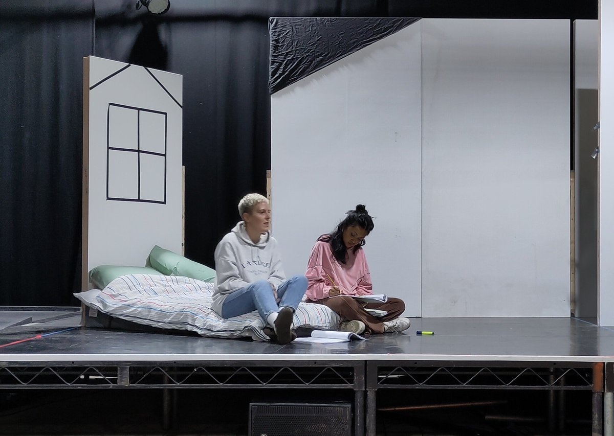 WhiteWallShow's tweet image. We have a first version of our beautiful set 😍 model vs set on stage ❤️

#newwriting #theatre #nationallottery30

@ace_national 
@rgadsbydirector
@LSHelbig
@mariakayum 
@Montgomery_G_