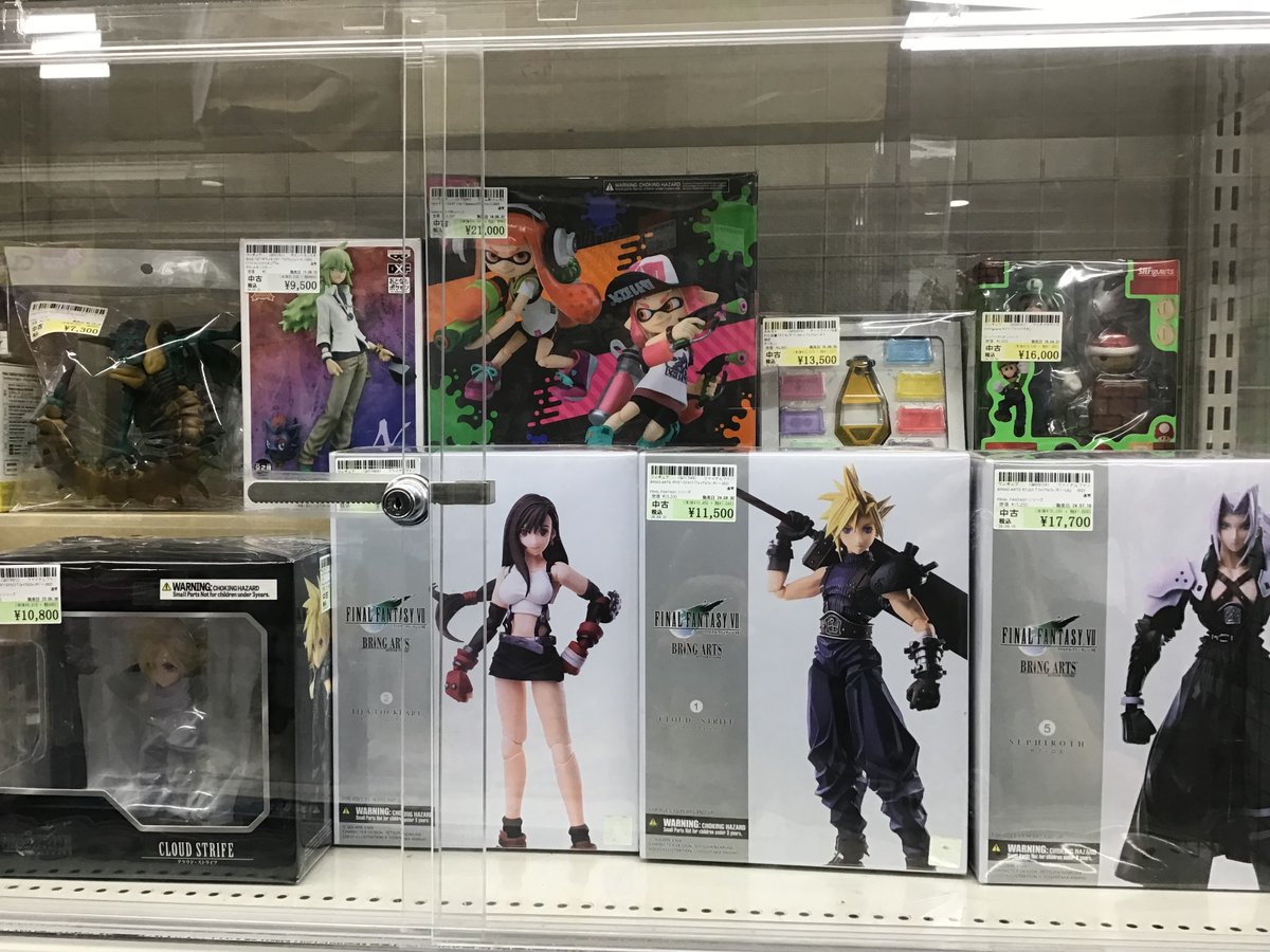 surugaya_akibah's tweet photo. FFシリーズを中心に、ゲームキャラクターのフィギュアが大量入荷中！

只今フィギュア大量入荷につき、毎日棚が入れ替わっております～！

いつ見に来ても楽しいこと間違いなしですよ！👍😀

＃駿河屋
＃秋葉原　
#AKIBA
＃フィギュア https://t.co/6q7K0x1GpH
