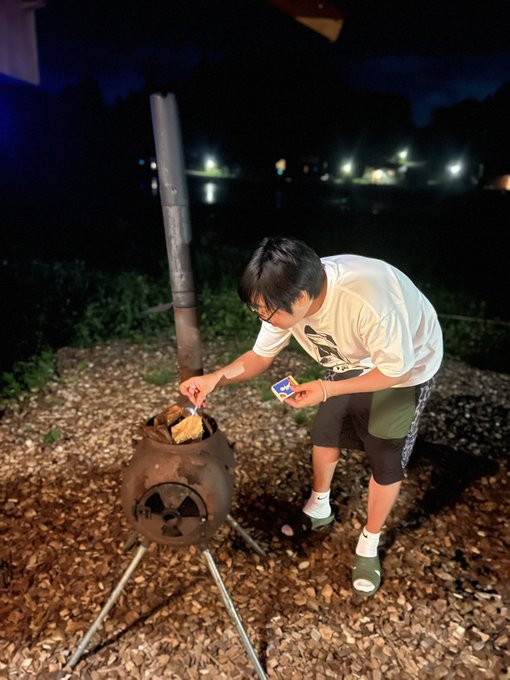 到着〜！！薪ストーブに点火パパ🔥湊もテンション上がってます👶 https://t.co/564rQCXOIp<a href="/tag/%E3%81%BF%E3%81%AA%E3%81%A8%E3%81%88%E3%81%AB%E3%81%A3%E3%81%8D"class="tags"><span>#みなとえにっき</span></a>