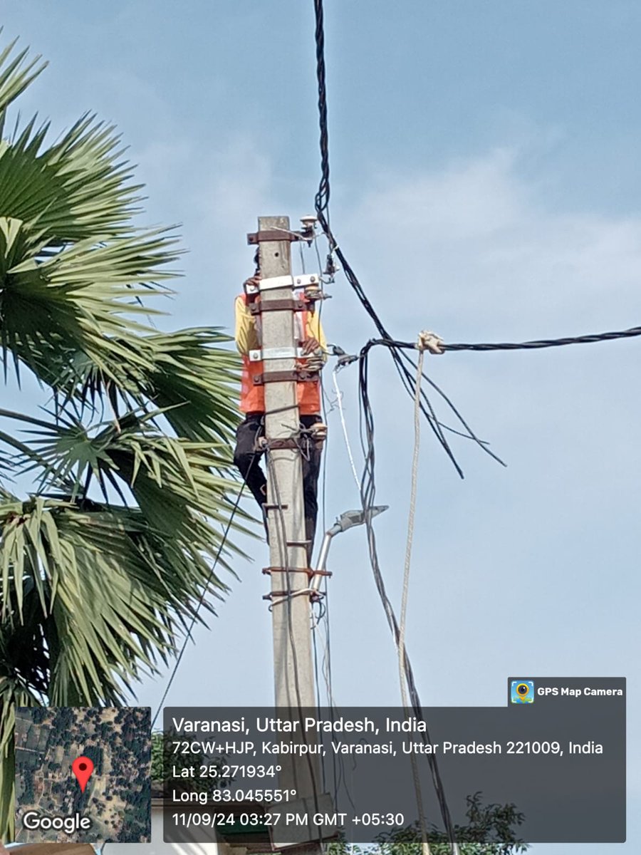 puvvnlchandauli's tweet image. जनपद चंदौली विद्युत वितरण खंड-द्विo,मुगलसराय में एकौनी फीडर के अंर्तगत विद्युत व्यवस्था को बेहतर बनाने के लिए #RDSS योजना के तहत #abcCable लगाने का कार्य किया गया जिससे शार्ट सर्किट जैसी समस्या को दूर किया जा सके l  @aksharmaBharat 
@EMofficeUP 
@PuVVNLHQ 
@UPPCLLKO