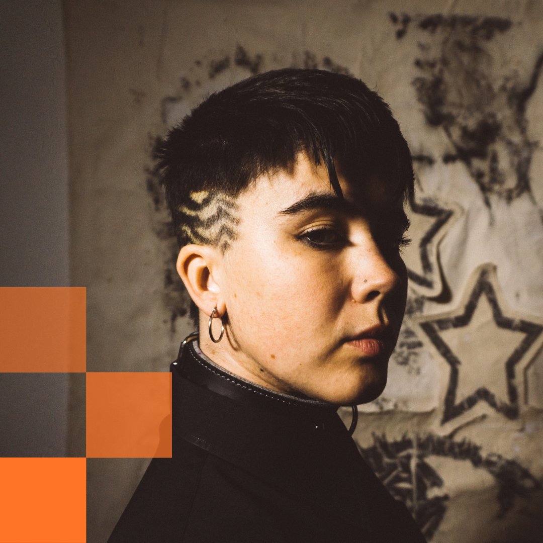 La Mutant (@lamutant_) on Twitter photo 🟧 <a href="/truenorayofest/">Truenorayo Fest</a> 🟧 Espineli
▗ ▘Una artista que es mou meravellosament al voltant d'un format pop polirrítmic, amb les seues dosis d'agitació i un ús de l'autotune.
⚫ Entrades ací: lamutant.com/portfolio-item…
#LaMutant #TeatresdeValencia #ElsNostres 🟧 <a href="/truenorayofest/">Truenorayo Fest</a> 🟧 Espineli
▗ ▘Una artista que es mou meravellosament al voltant d'un format pop polirrítmic, amb les seues dosis d'agitació i un ús de l'autotune.
⚫ Entrades ací: lamutant.com/portfolio-item…
#LaMutant #TeatresdeValencia #ElsNostres