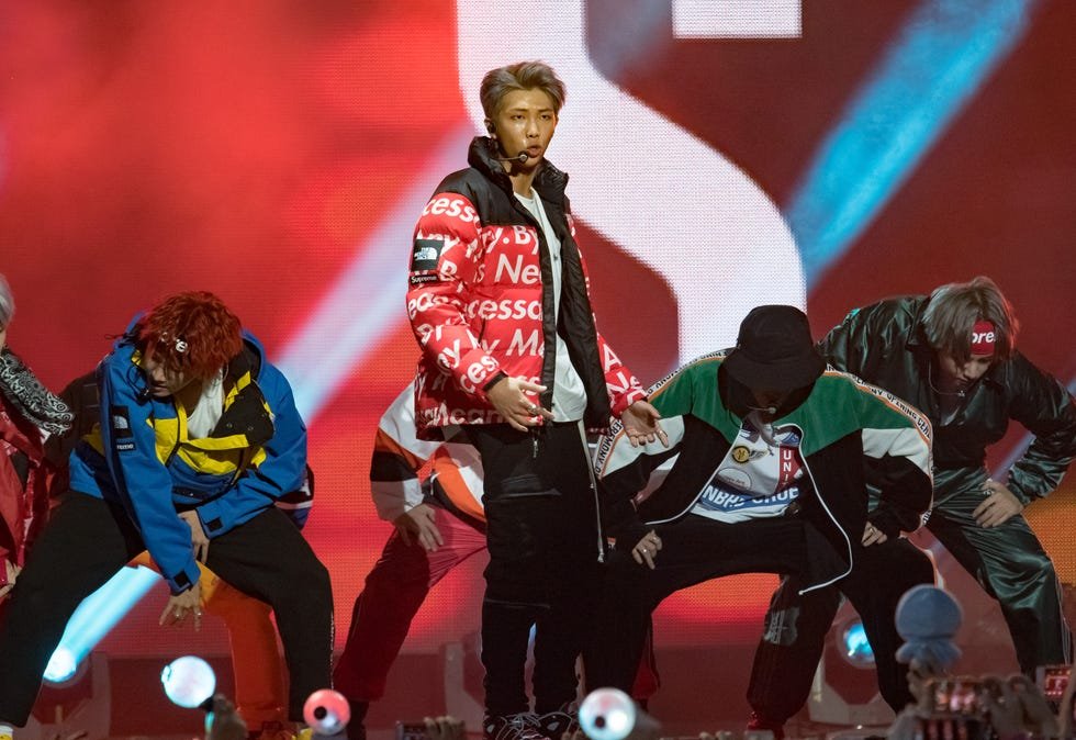 ellejapan's tweet photo. 9月12日は #BTS のカリスマリーダー #RM の30歳の誕生日💜　彼がこれまでに見せてきた印象的な34の表情を、2013年のデビュー時から一挙プレイバック！

▼記事はこちら
https://t.co/SkVMTlClpn

#HappyRMDay https://t.co/OQ4nBnDv6q