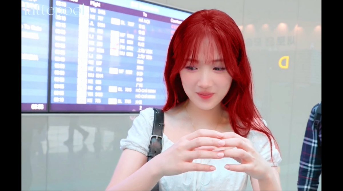 lattepool's tweet photo. 090924. INCHEON → HONG KONG.
STILL FRAMES (9).
김혜윤. 
#김혜윤 #KimHyeYoon #선재업고튀어 #LovelyRunner #은호 #오늘부터인간입니다만
@ACOM__official 
fancam credit: Dispatch ✨
edit baked by lattepool 🍰 https://t.co/P4dBC60g9S