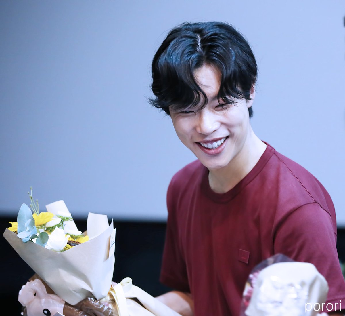 Xellos925's tweet photo. 류준열 바부.. https://t.co/vmxg95jsRS