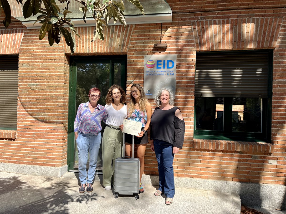 otri_upm's tweet photo. Hoy, en la @EID_UPM, hemos quedado con la investigadora Nerea Portillo para reconocerle su participación en el concurso nacional #Hilotesis. 
¡Enhorabuena, @Nere_PJ! 

Así contó su trabajo de tesis:  https://t.co/jB9wJUzGNX

🌊⚓️🚢 https://t.co/QxRasqp0NV