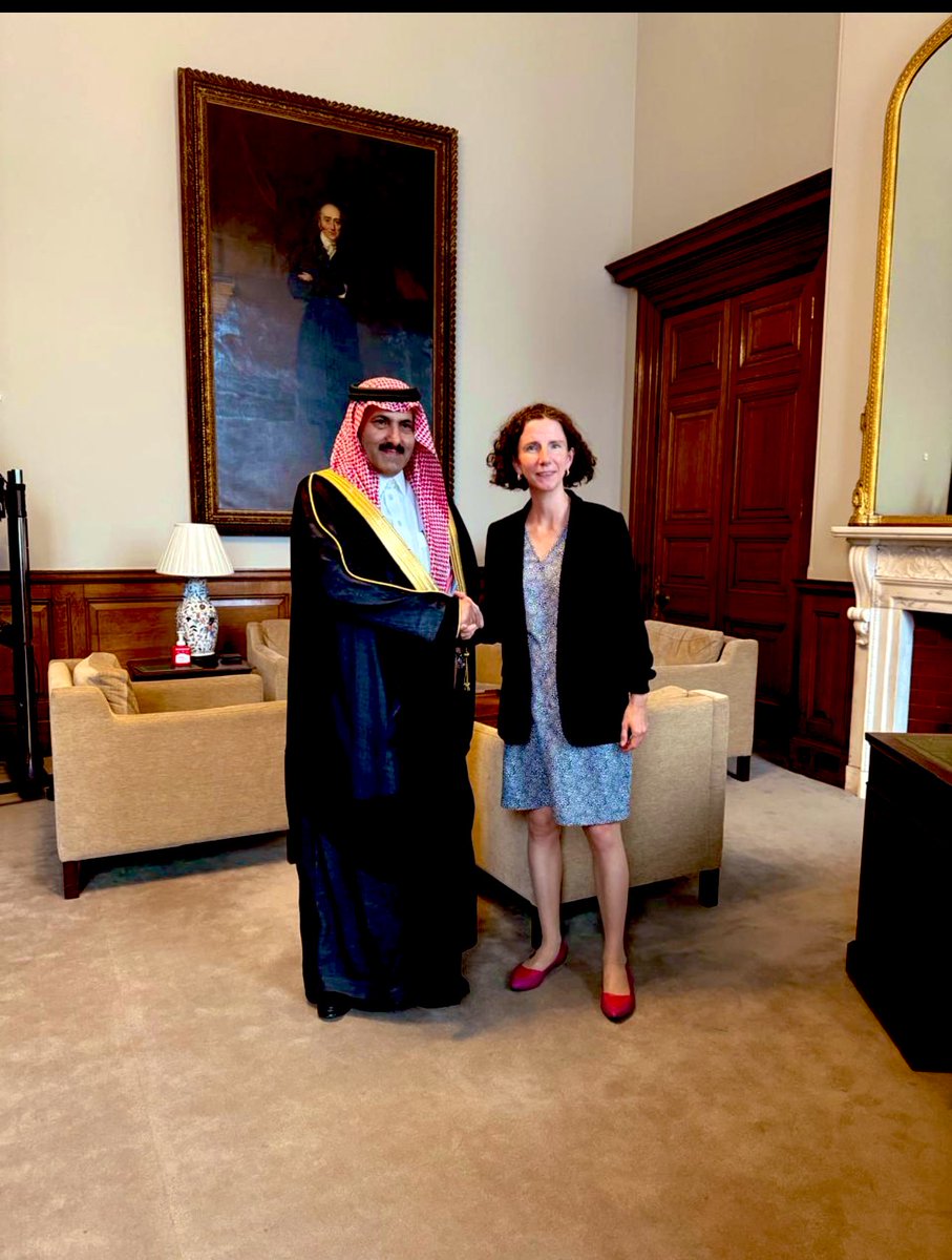 سعدت بلقاء معالي وزيرة الدولة للتنمية الدولية بوزارة الخارجية والتنمية البريطانية السيدة/ أناليز دودز @anneliesedodds، وجرى خلال اللقاء التأكيد على التعاون المستمر والبَناء بين المملكة العربية السعودية والمملكة المتحدة لدعم جهود الإغاثة والتنمية في اليمن، وجهود الامم المتحدة