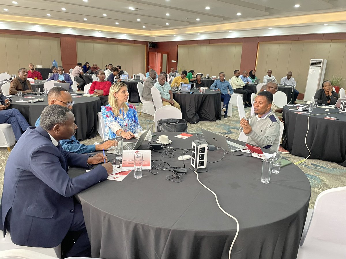 lutzDjenny's tweet photo. 🌍 Dr. Mithika Mwenda emphasizes the importance of climate justice and Africa's strategic influence in evolving climate discourses at the RCCDN National Consultation. Let's drive meaningful change together! ✊ #ClimateJustice #COP29 #Africa4Climate"@PACJA1 @RccdnRwanda @trocaire https://t.co/ZpnB6xANlA