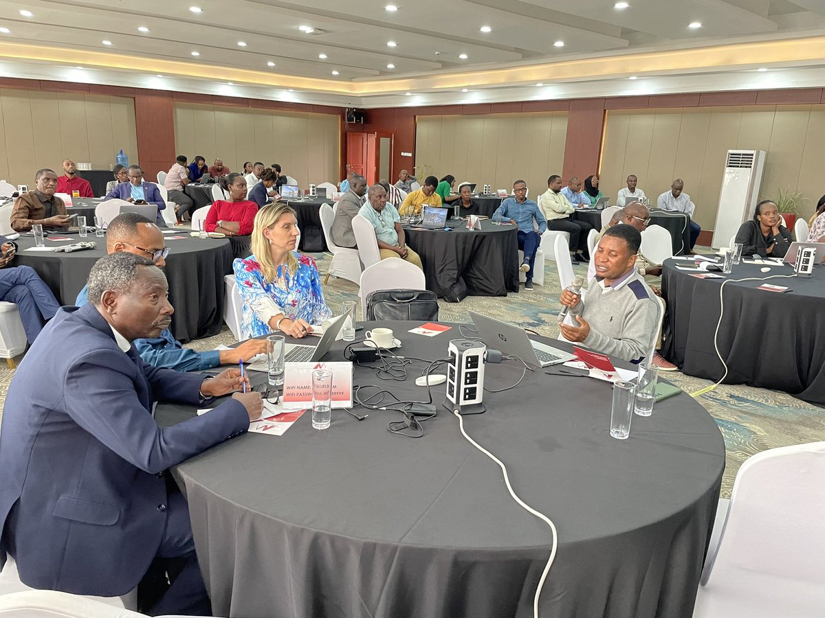 lutzDjenny's tweet photo. 🌍 Dr. Mithika Mwenda emphasizes the importance of climate justice and Africa's strategic influence in evolving climate discourses at the RCCDN National Consultation. Let's drive meaningful change together! ✊ #ClimateJustice #COP29 #Africa4Climate"@PACJA1 @RccdnRwanda @trocaire https://t.co/ZpnB6xANlA