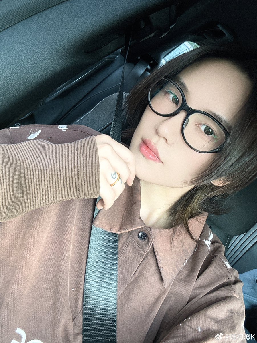 lukeranarchive's tweet photo. 240911| LKR WEIBO UPDATE
— 👓👓👓👓👓
🔗 https://t.co/VmLTGkYBQk
#KERAN #陆柯燃 #LUKERAN https://t.co/Nf67MI5RrC