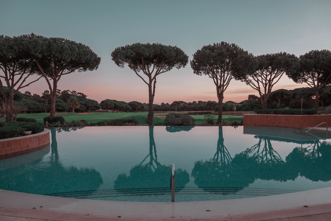 AGolfingExp's tweet photo. Onyria Quinta da Marinha Hotel is located in the coastal town of Cascais
Stay & Play Quinta da Marinha, Belas & Penha Longa ⛳️
#portugal #cascais #onyia #golfgroups
Thanks for your great feedback Damien and your group ! https://t.co/7y3WY475gD