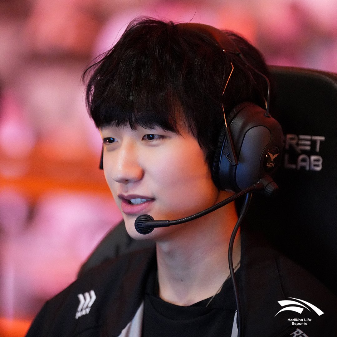 HLEofficial's tweet photo. 𝟮𝟬𝟮𝟰 𝗟𝗖𝗞 𝗦𝗨𝗠𝗠𝗘𝗥 𝗙𝗶𝗻𝗮𝗹𝘀📸
WE ARE THE CHAMPIONS!😎🏆 https://t.co/i1KcQSnEzs