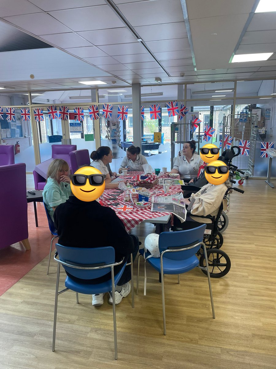 Happy hump day Olympians 🏅

Today we continued our battle for first in the Olympic Games ⚽️🏓🎯 followed by a refreshing French themed brunch 🇫🇷 

Join us tomorrow to see who has taken the lead: Great Britain, USA or France! 
Au Revoir 👋