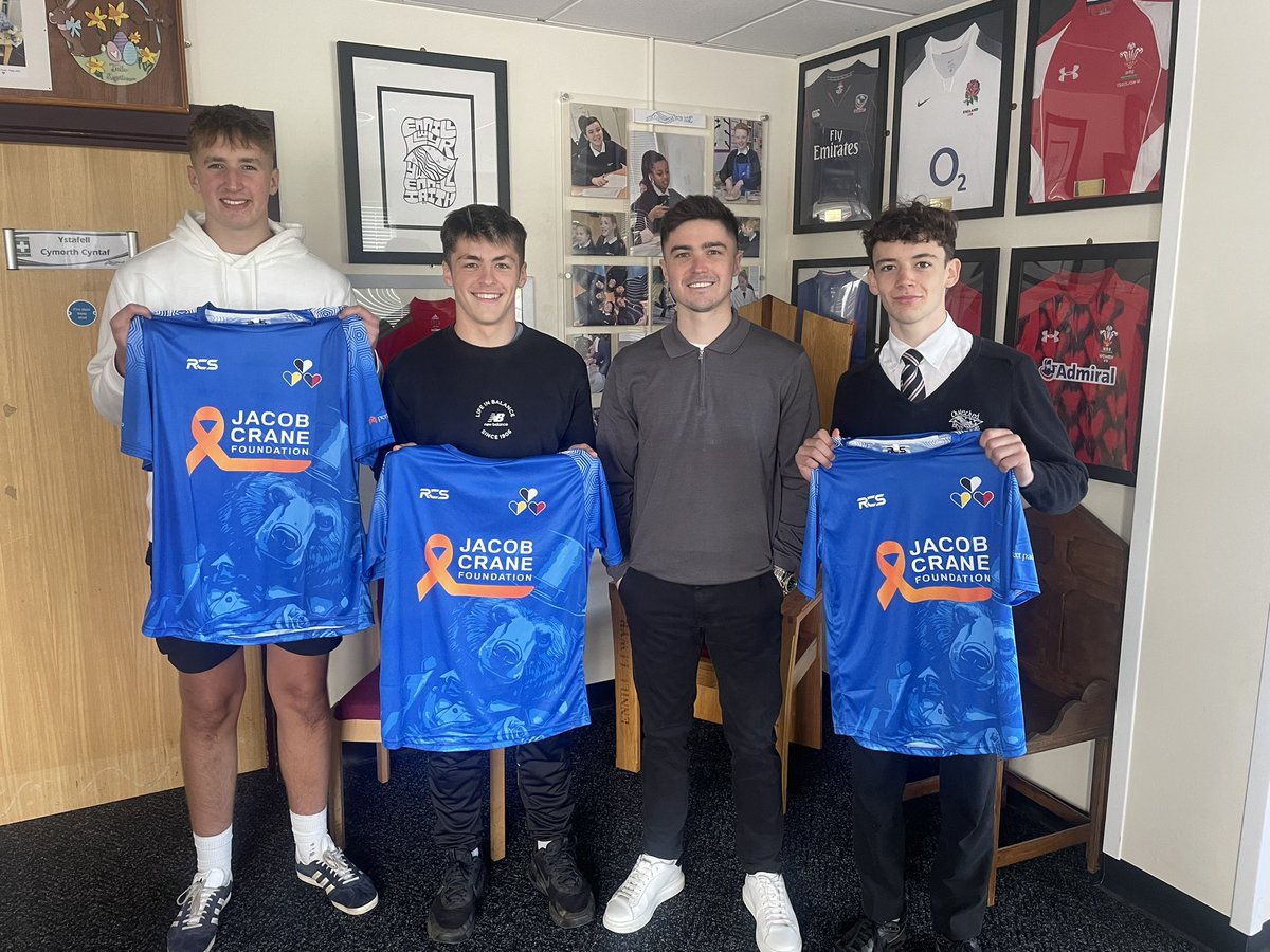 bryntawe's tweet photo. Diolch i gyn aelod o #TeuluBT @SteffLeonard am ddod i drafod The Jacob Crane Foundation, achos sydd mor agos at ein calonnau ni yma💙❤️💙 @NewyddionS4C https://t.co/p9kMXZsiQf