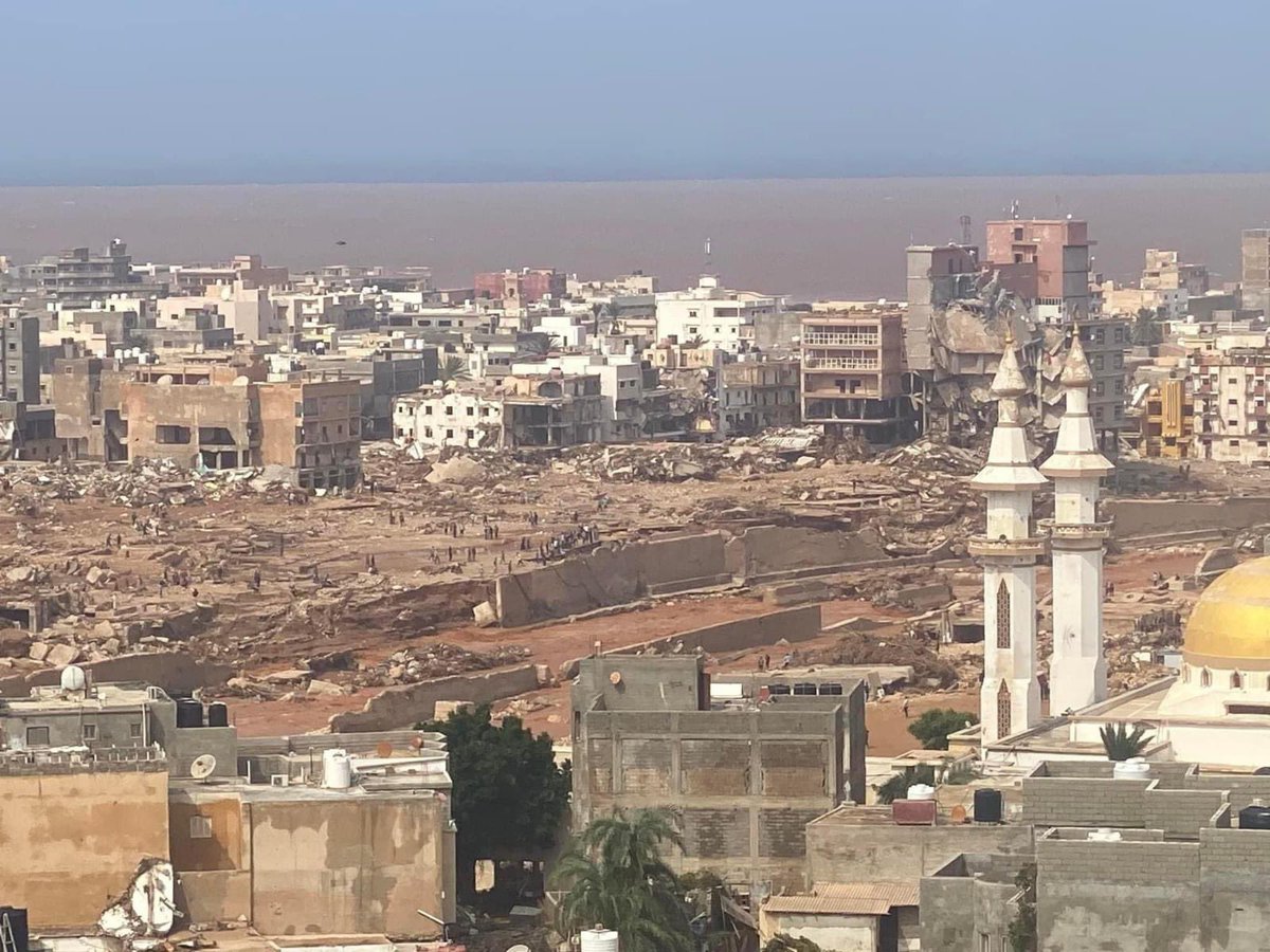 MarwanTashani's tweet photo. اليوم الذكرى السنوية لكارثة لم نشفى منها بعد فقدنا فيها أحبائنا وأقاربنا وفقدنا فيها قلب المدينة واحيائها وأزقتها.
كارثة درنة لازلت جرح ينزف وآثاره لن تنسى  وعلينا معالجة أسباب انهيار السدين كالإهمال والتقصير والفساد ضمانا لعدم تكرارها.

غفر الله لضحايا الإعصار 
#راكم_تنسوا_درنة https://t.co/R7vR99tv2r