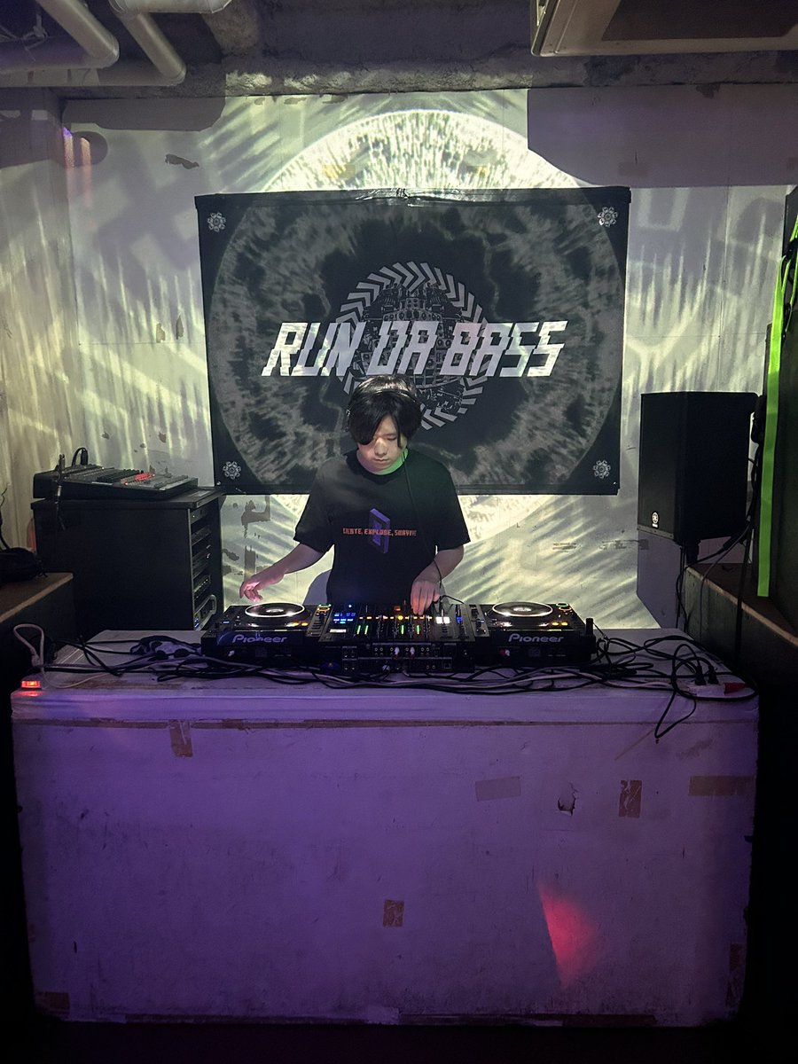 eva_kakepon's tweet image. RUN DA BASSスタート⏩️
酒に合う北海道土産買って来ましたヨ🍺
本日も1:00までヨロシク！！