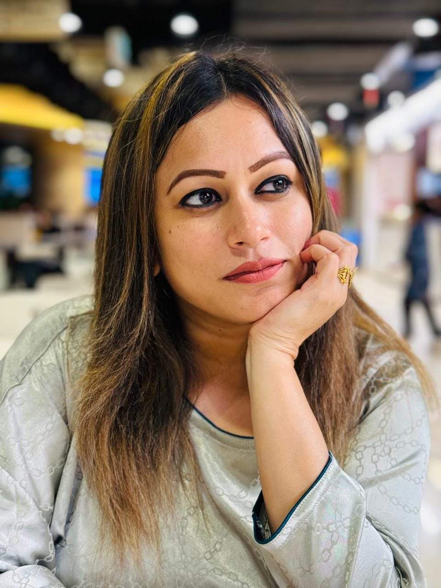 মানসিক শান্তির অভাবে,
হাজারো দে'হ জী'ব'ন্ত লা'শ হয়ে বেঁ'চে আছে।
  ডা. মায়েশা চৌধুরী-