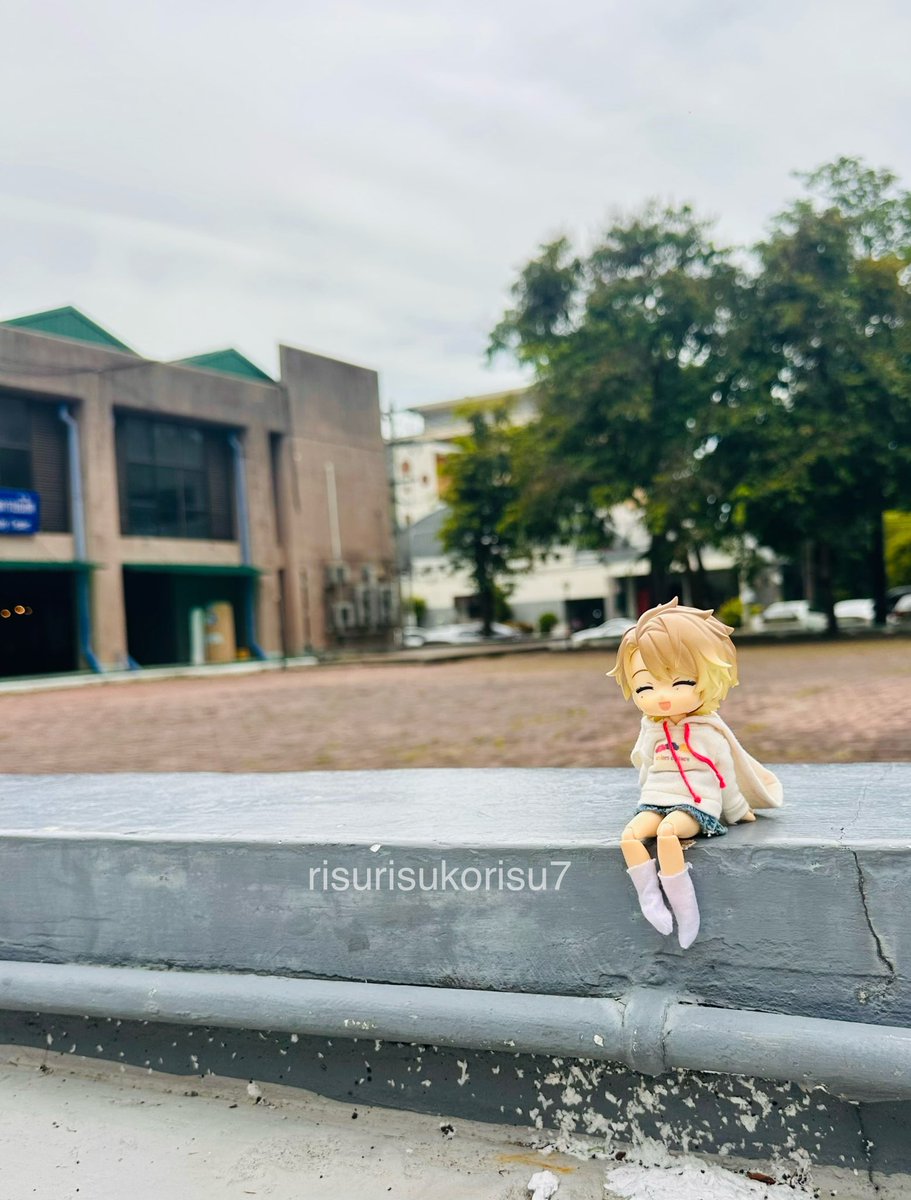 risurisukorisu7's tweet photo. ในที่สุดฉันก็มาที่นี่🎓✨
やっとここに来れた🥹🎓
この時はまだ海外へ出国制限があり
卒業式に行けなかった
2年半かけてやっと来れた
制服持ってくればよかったな…
#ppkritt
#PPgraduation
cr Nadao Bangkok https://t.co/ACrIbY3kI3