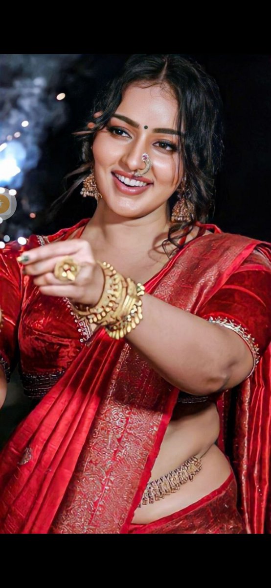 Ooty diaries
My wife <a href="/muthu_sweatha/">sweatha muthu</a> - Ena da munadi vida romba surungi poiruku un eli kunju

Me - kuluru la surungiruchu Di

She - cute la...jujuju.. chi...kunju nuniya pudichone en kailaye kanjiya oligita (laughs)

Me - un iduppu madippu pathu control pana mudila di..😅