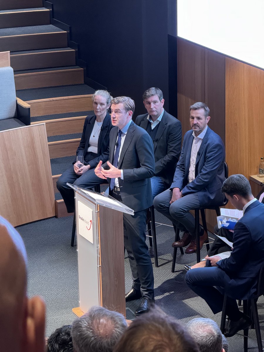 ScaleIreland's tweet photo. Opening words by @avolon_aero.  

Going through their history, their assets, their presence within the market.  Incredible story with over 31 billion in owned assets.  All based around the idea of teamwork from top to bottom.🔥.  . 

#ScaleIrelandGathering https://t.co/l26AQT1JgK