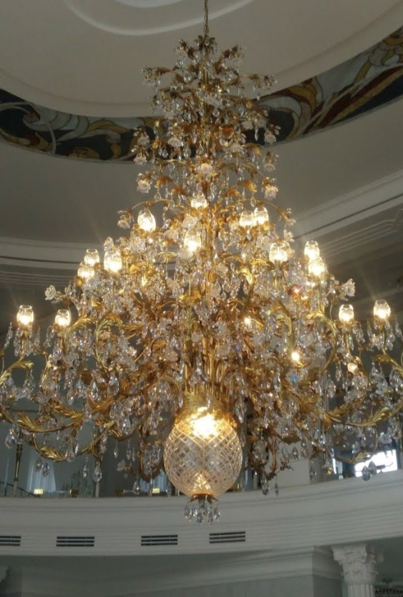 Lampadario fatto da me 
56 luci