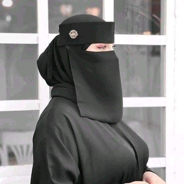 تأكد أن الصمت ليس ضعفاً
 لكنه ارتقاء لم يدركه العقل بعد .
🌺يسعد مساكم أحبّتــي 🌺