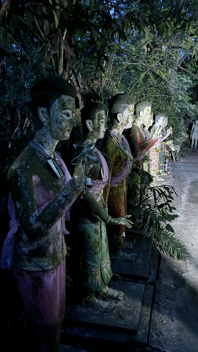 Masih belum bisa “move on” 🇹🇭
<a href="/Amaaisan/">Amai</a> <a href="/kisahtanahjawa/">ni-Hao</a>