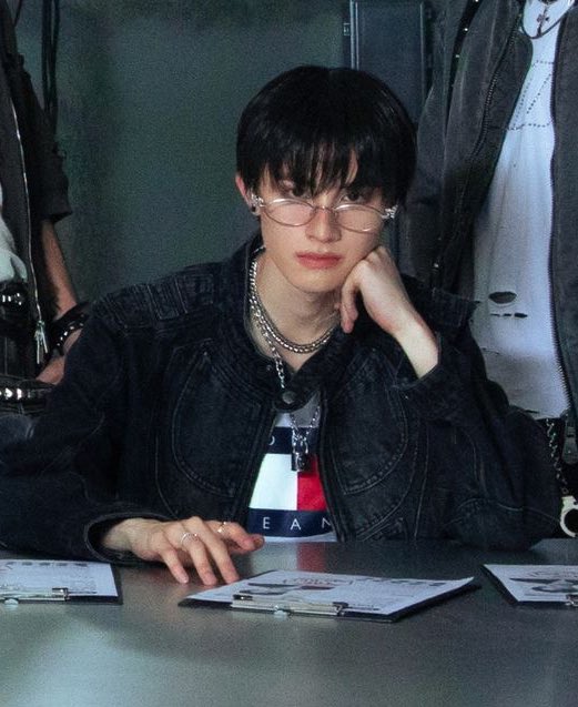 twnti3s 🦊 GO SEONGHYEON ! tweet media