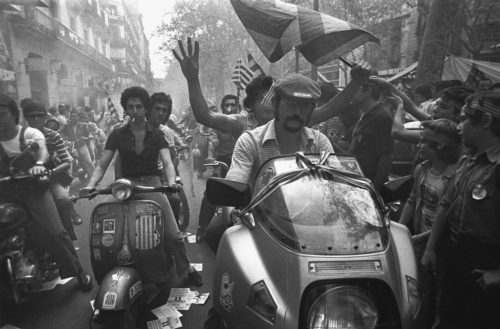 Les meves fotografies preferides de la Diada son les que va fer Manel Armengol l'11 de setembre de 1977.

És com un Mad Max de cinema quinqui amb senyeres a Nàpols. La meva Barcelona.

Bona Diada a tothom.