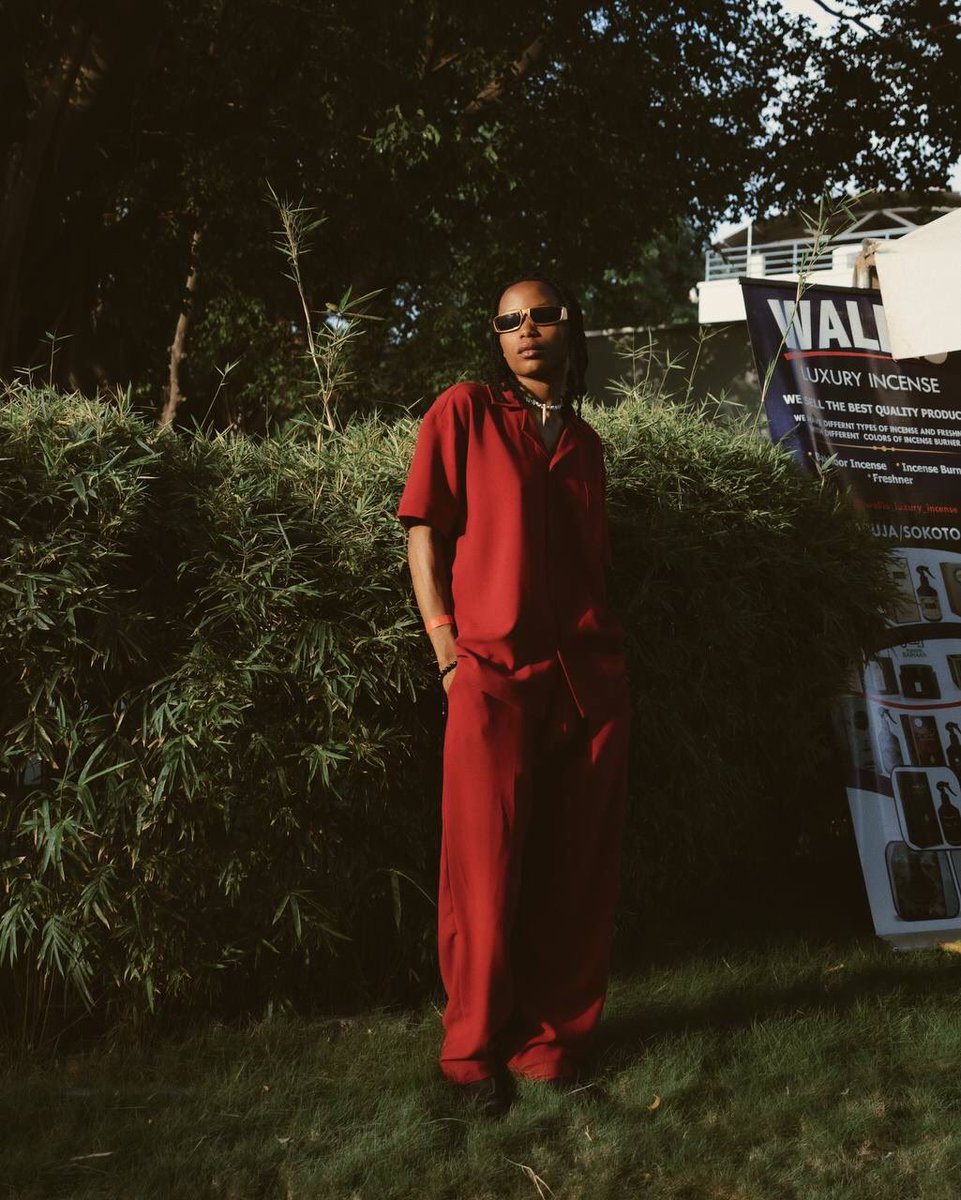 AnesiEmpire's tweet image. How do you define “Essence”:
For me, 'Essence' defines the connection between my inner self and my art form. It's what drives my creativity, passion and aura shaping how I present myself in every room I step in.
⚡️⚡️⚡️⚡️
#ÀNESI #anesiempire #anesimusic #anesiworld