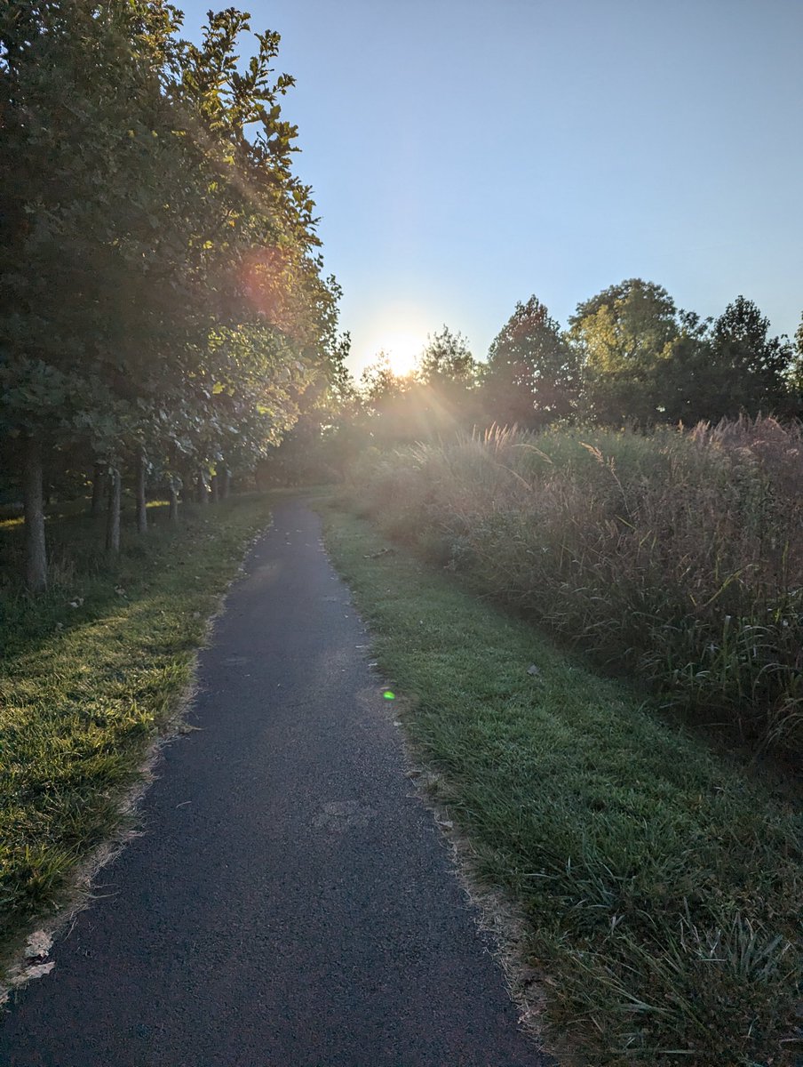 Good morning, #HappyHillendale!!! Utilizing our great space and trail to start the day off right!