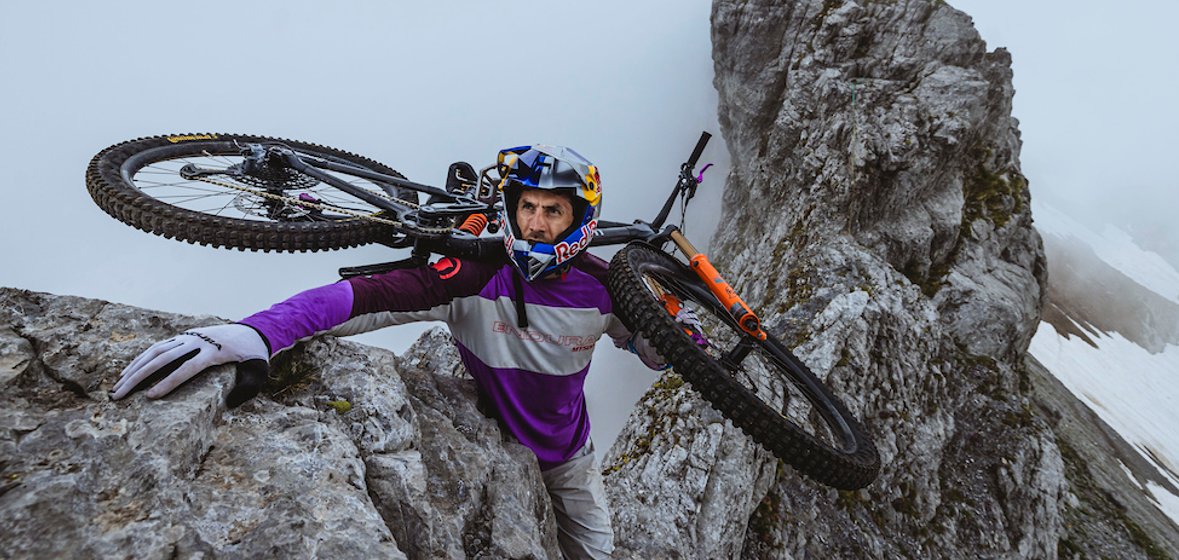 Resistance : Le dernier film vertigineux de Gee Atherton sur les sommets d’Engelberg dlvr.it/TD5p6C