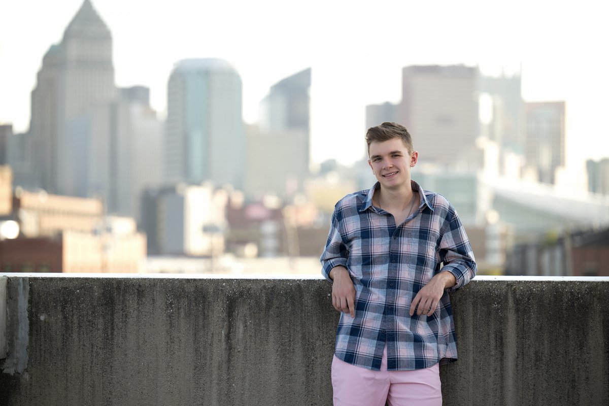 ValThomasPhoto's tweet photo. High School Senior Session featuring: Cole | Class of 2025
#senior #classof2025 #pittsburghseniorphotography #seniorsunday #seniorszn #thetwelfthyear #photographyideas #model #portraitphotography #flourishacademy #goldenhour #peterstownshiphighschool #pths #senioryearmagazine https://t.co/Vm9OpmOG6j