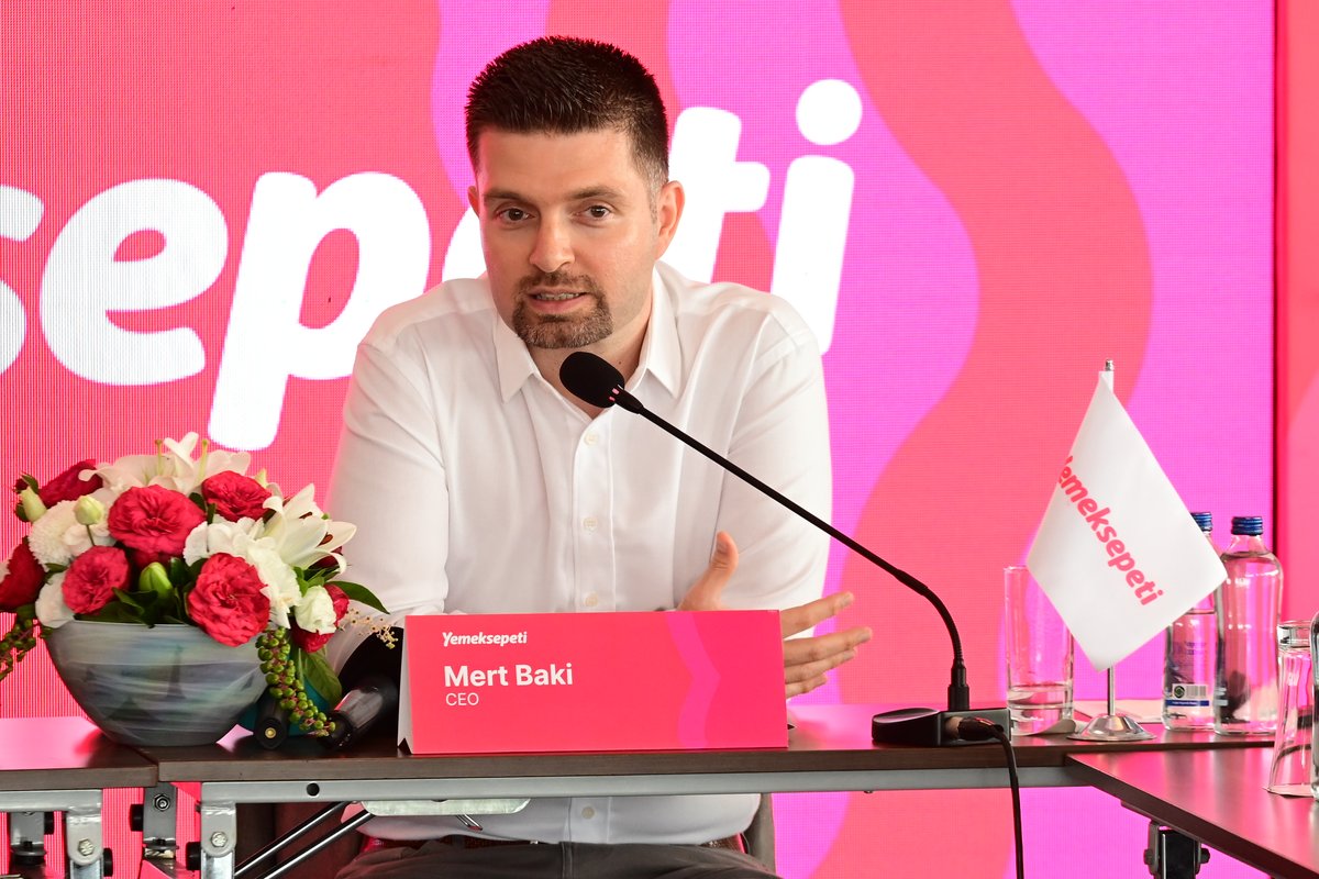 Dün CMO’muz Selin Suzer ile birlikte değerli basın mensupları ile bir araya gelerek yılın ilk yarısındaki başarılı iş sonuçlarımızı, kullanıcılarımıza daha iyi bir deneyim sunmak için hayata geçirdiğimiz yeni projelerimizi, gelecek hedeflerimizi ve yeni sloganımız “Keyfin Yerine