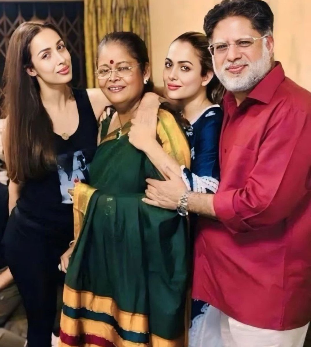 purankmwt's tweet photo. ##MalaikaArora father Anil Arora committed suicide by jumping from the roof.
Police are investigating the incident. 

#ArbaazKhan #ArjunKapoor #KareenaKapoor #earthquake #VaaniKapoor #TejRan Abdul #AnilArora Hobi https://t.co/4cJ3FPwYDu