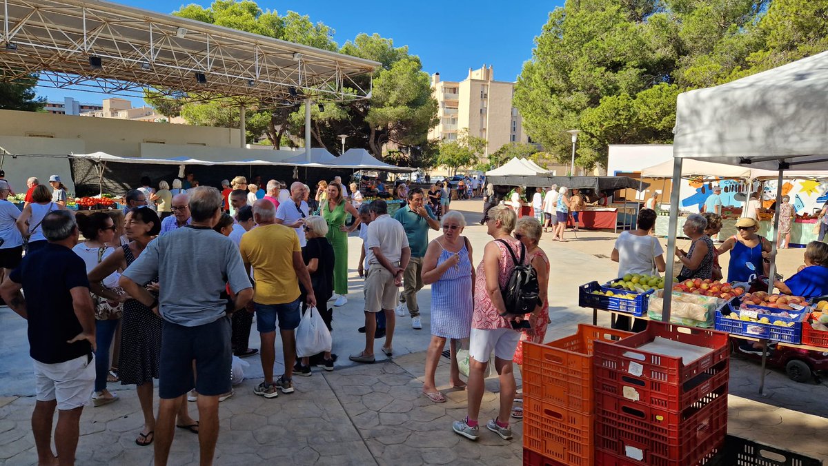 🛍️🍊🌿 ¡Calvià ya cuenta con un mercado cada día de la semana!
7️⃣ mercados en 7️⃣ núcleos para acercar el producto fresco y de proximidad a residentes y turistas.
Hoy estrenamos el mercado de El Toro.
#Calvià7Mercados #ComercioLocal #ProductoDeProximidad