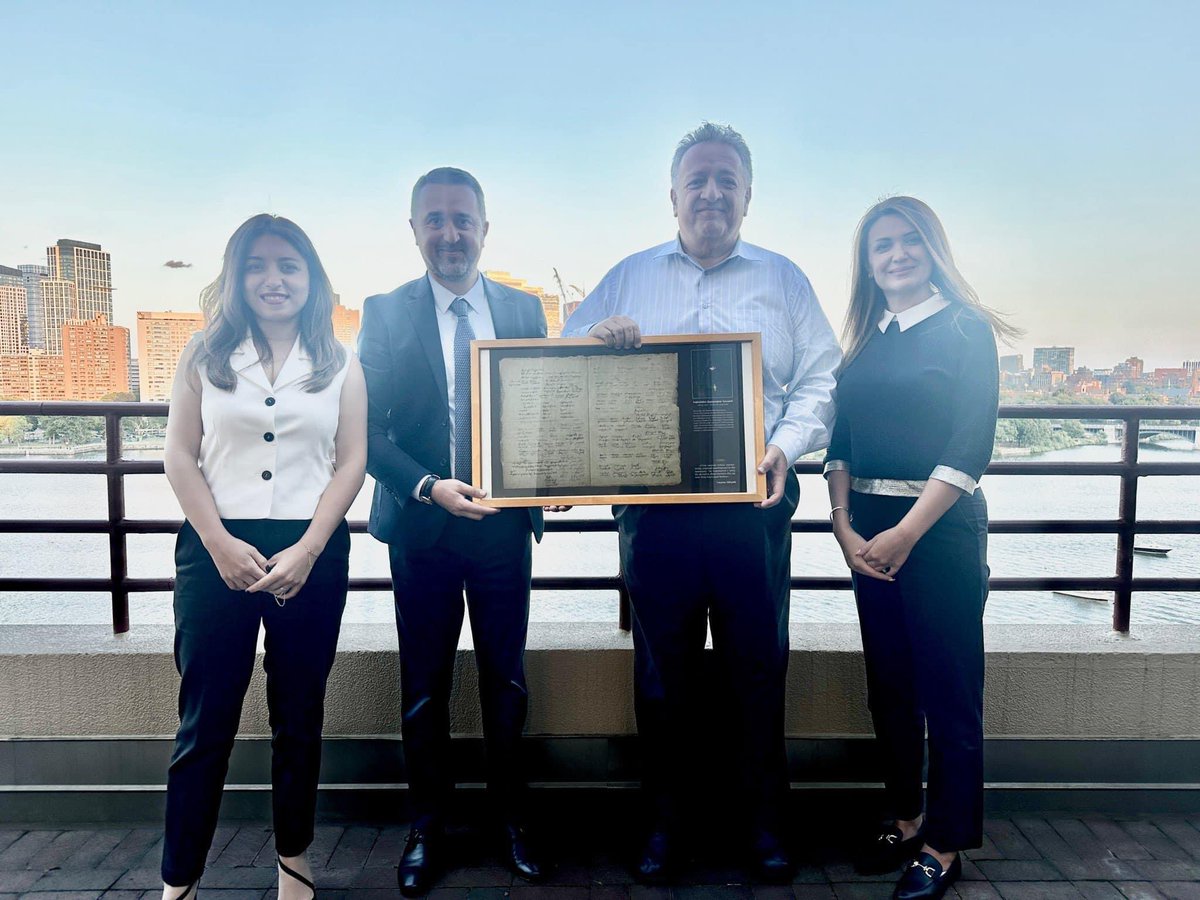 MashtotsM's tweet photo. 🏛️🇺🇸 Matenadaran's delegation is in the United States of America

On September 9, the Matenadaran delegation, headed by director Ara Khzmalyan, visited the Armenian Museum of America in Boston.
👉🏻 https://t.co/np9JVLOW30 https://t.co/6lTAu5LEkD