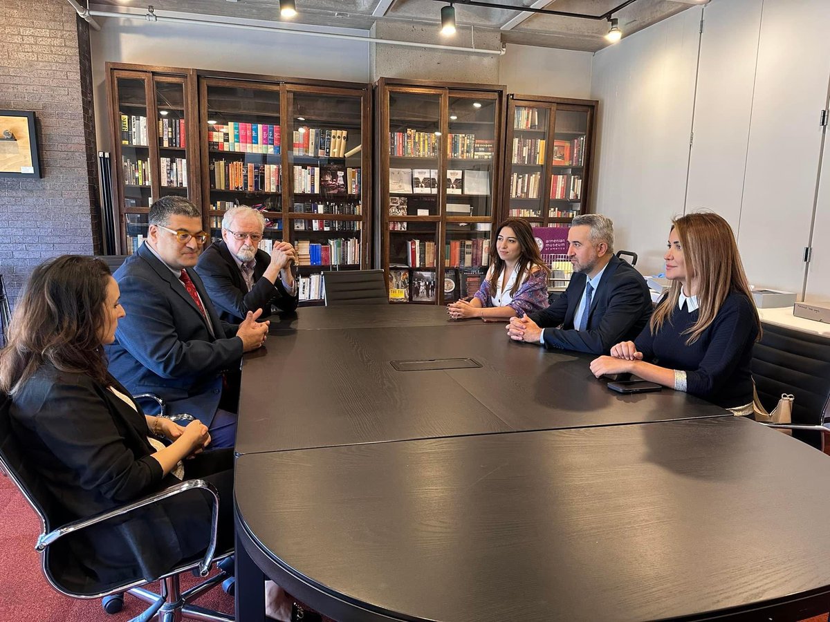 MashtotsM's tweet photo. 🏛️🇺🇸 Matenadaran's delegation is in the United States of America

On September 9, the Matenadaran delegation, headed by director Ara Khzmalyan, visited the Armenian Museum of America in Boston.
👉🏻 https://t.co/np9JVLOW30 https://t.co/6lTAu5LEkD