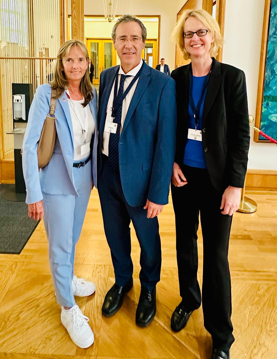 BCCG e.V. (@bccgev) on Twitter photo Zielführender und enger Austausch gestern mit Botschafter <a href="/MiguelBergerAA/">Miguel Berger</a> und Generalkonsulin für Schottland Christiane Hullmann auf der #BoKo2024. Zielführender und enger Austausch gestern mit Botschafter <a href="/MiguelBergerAA/">Miguel Berger</a> und Generalkonsulin für Schottland Christiane Hullmann auf der #BoKo2024.