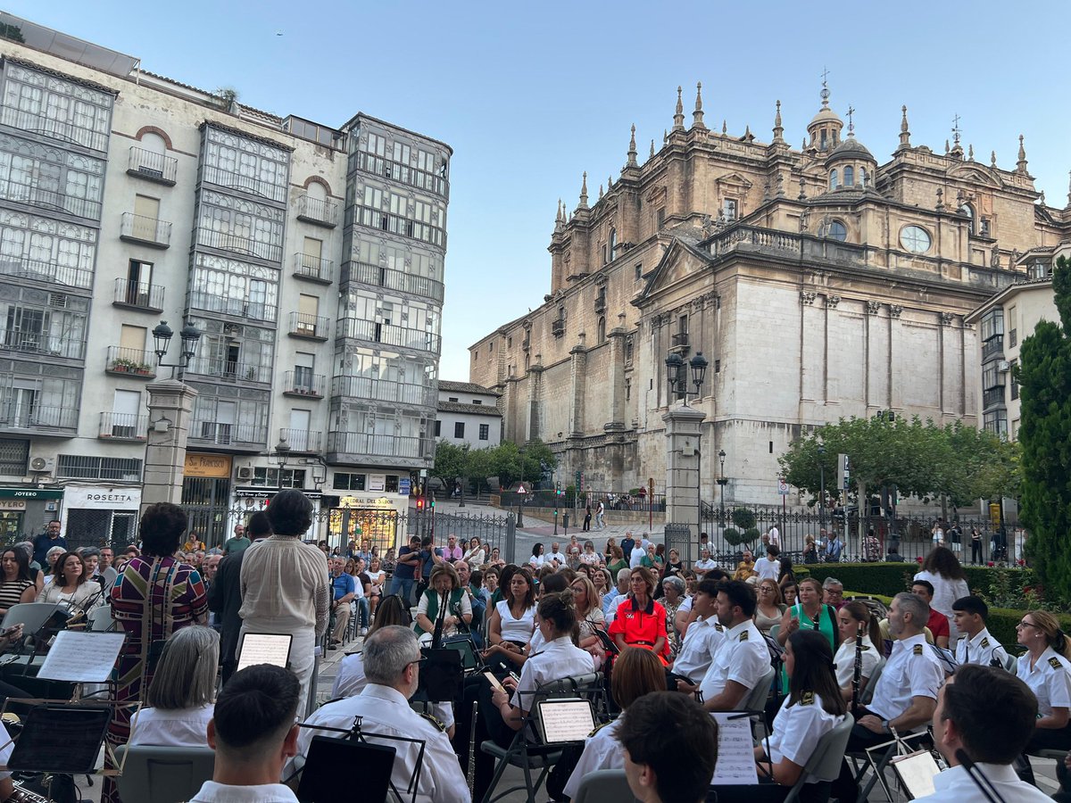 filarmonicajaen's tweet photo. Nuestra música, presente una vez más en el Día Mundial para la Prevención del Suicidio.
Gracias a @Tel_Esperanza por contar nuevamente con nosotros para este acto.
#SuenaLaFilarmonica
#SFJ
#20SFJ
#BMNSA https://t.co/UuTvfuE7DY