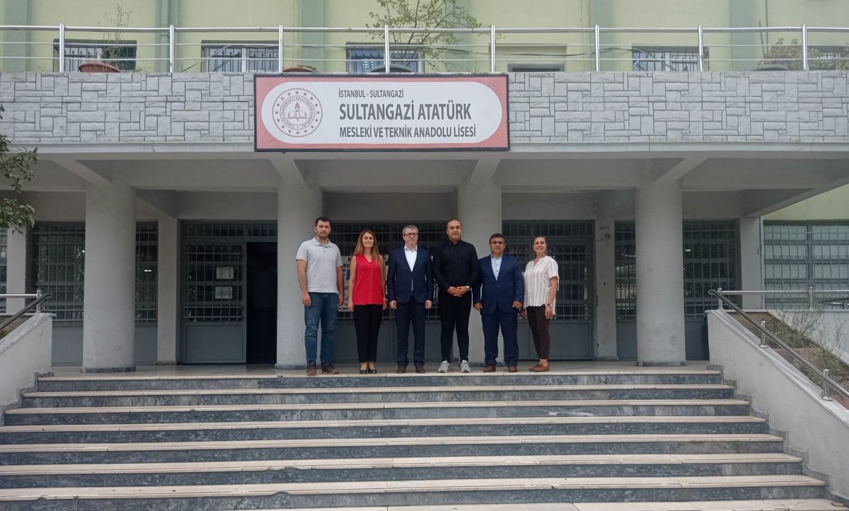 🔹İlçe Millî Eğitim Müdürümüz Necati Tekbaş ve Şube Müdürümüz Ahmet Duman, Atatürk Mesleki ve Teknik Anadolu Lisemizi ziyaret ederek eğitim öğretim süreç ve planlamaları hakkında bilgi aldı.
#OkullarımızHazır
<a href="/tcmeb/">Millî Eğitim Bakanlığı</a>
<a href="/istanbulilmem/">İstanbul İl Millî Eğitim Müdürlüğü</a> 
<a href="/MucahitYentur/">Murat Mücahit Yentür</a> 
<a href="/necatitekbas/">Necati TEKBAŞ</a>