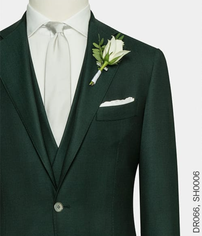 iamtailormade's tweet photo. Autumn &amp; winter weddings call for refined style. From classic wool suits to bold red shades and luxurious blends from Loro Piana, our tailored options ensure every groom finds his perfect look. Discover elegance &amp; comfort for your special day with Tailor Made London #WeddingStyle https://t.co/jIRhBpwvmN