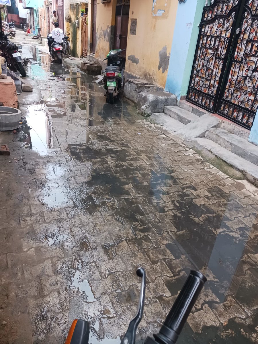 Upender2969's tweet photo. @cmohry Sewer of our locality is overflowing. Despite complaining to MCG (complaint no 017753) no help has been offered from their side. The allocated MCG personnel Mr Rahul is not picking up the phone. Kindly take up. Name Sachin Location Village Kadipur GGN mob 9953629510 https://t.co/xKKt8GY3fJ